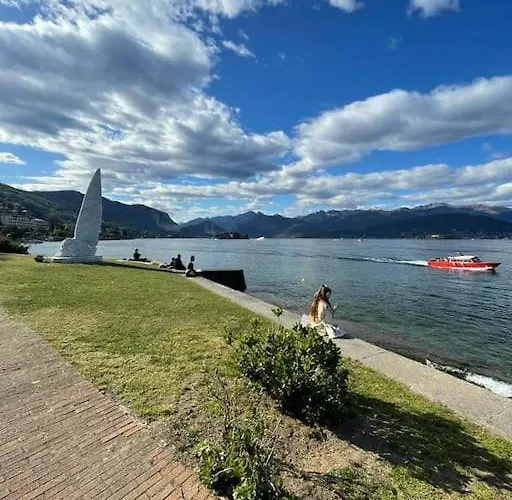 La Contea Panoramica 130 Mq Parking Free Stresa